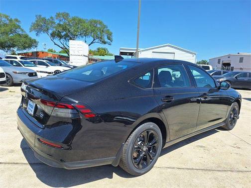 2025 Honda Accord Sport SE 1.5T