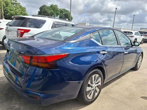 Deep Blue Pearl 2019 Nissan Altima 2.5 S