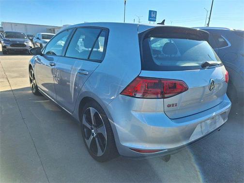 2017 Volkswagen Golf GTI 2.0T SE 4-Door