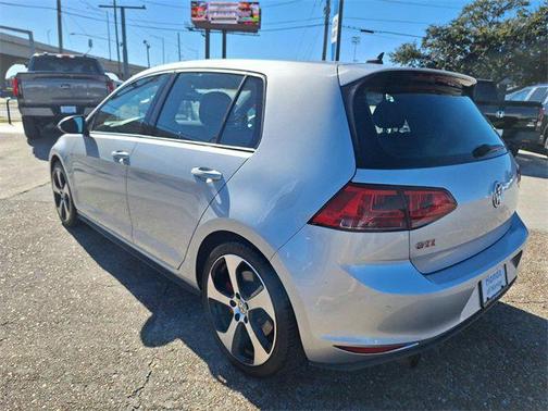 2017 Volkswagen Golf GTI 2.0T SE 4-Door