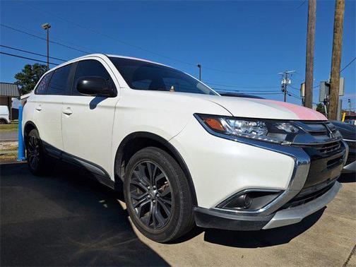 2017 Mitsubishi Outlander ES