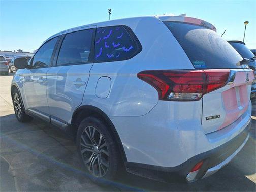 2017 Mitsubishi Outlander ES