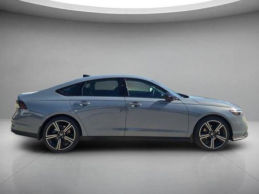 Urban Gray Pearl 2026 Honda Accord SE