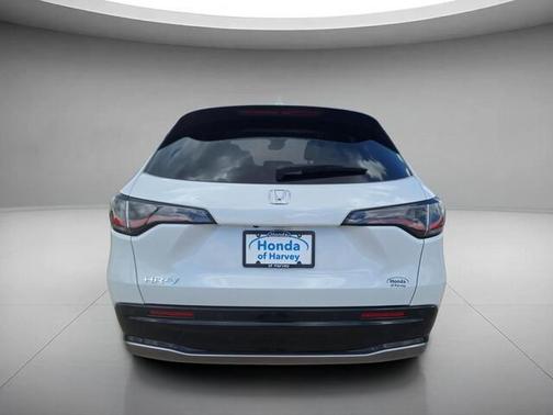 Platinum White Pearl 2027 Honda HR-V EX-L