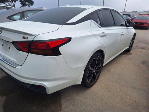 2023 Nissan Altima SR FWD