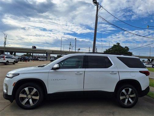 2022 Chevrolet Traverse LT Leather