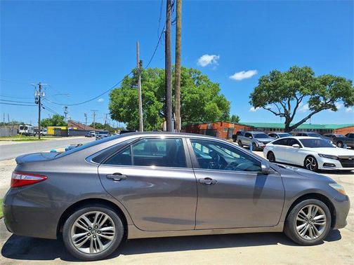2016 Toyota Camry SE