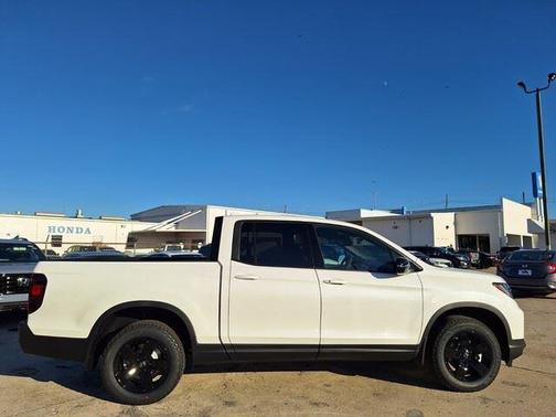 Platinum White Pearl 2026 Honda Ridgeline Black