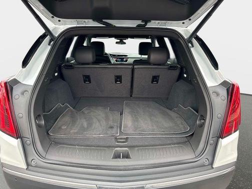 2025 Cadillac XT5 Luxury