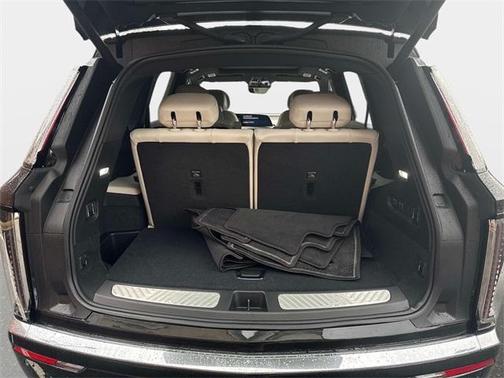 2026 Cadillac VISTIQ Luxury