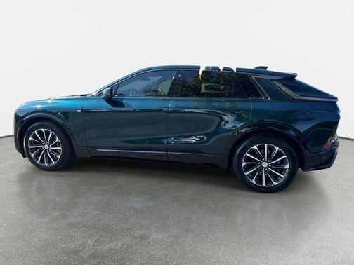 Emerald 2024 Cadillac LYRIQ Sport