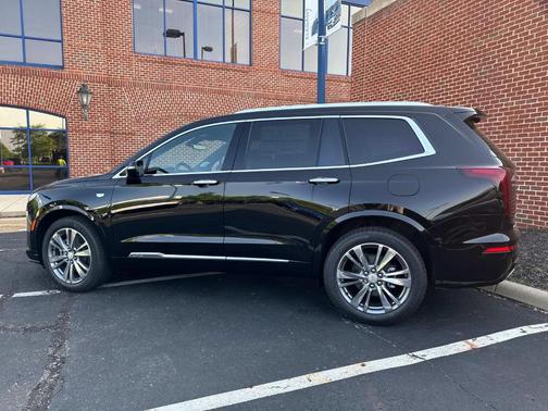 2025 Cadillac XT6 Premium Luxury AWD