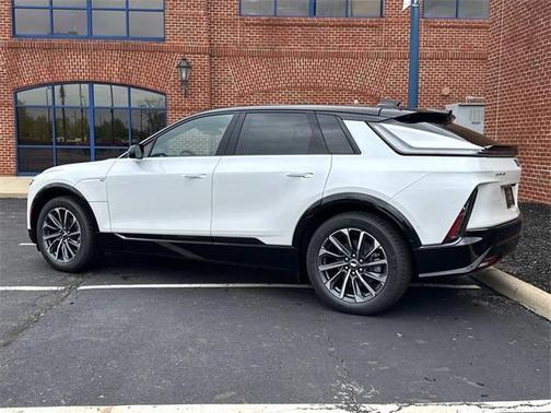 2025 Cadillac LYRIQ Sport