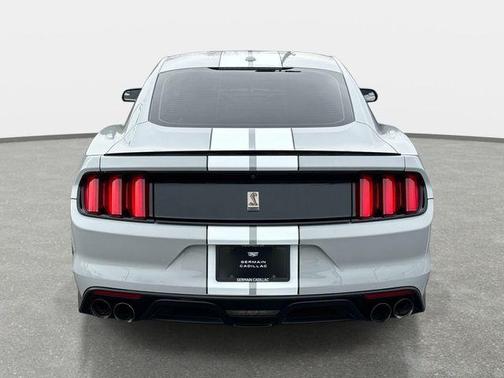 2016 Ford Shelby GT350 Base