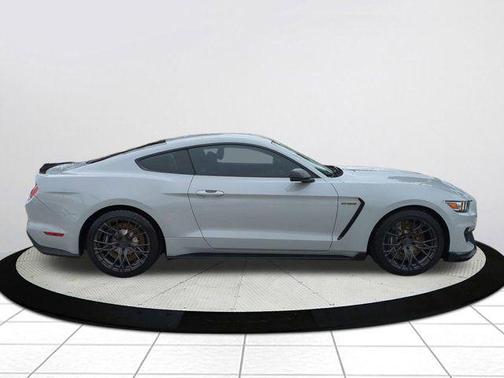 2016 Ford Shelby GT350 Base
