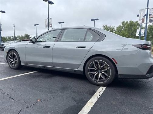 2023 BMW 760 760i xDrive