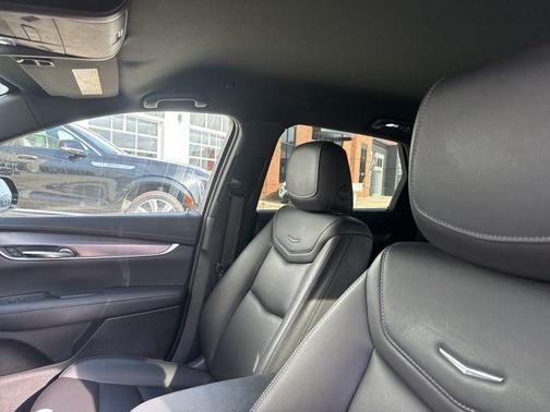 2022 Cadillac XT5 Luxury