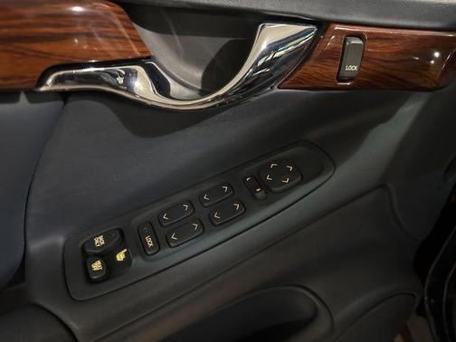 Midnight Blue 2000 Cadillac DeVille
