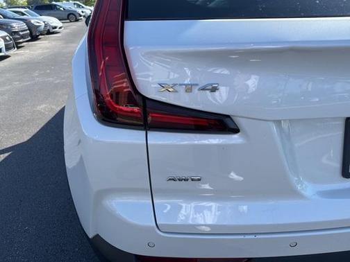 2022 Cadillac XT4 Luxury