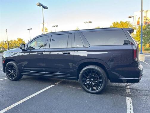2023 Cadillac Escalade ESV Sport Platinum