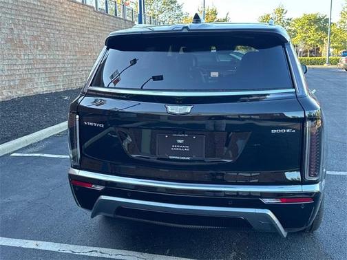 2026 Cadillac VISTIQ Luxury