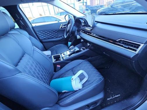 2022 Mitsubishi Outlander SEL