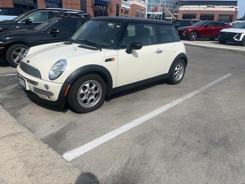 2004 MINI Cooper Base (M5)