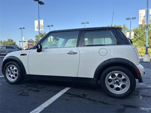 2004 MINI Cooper Base (M5)