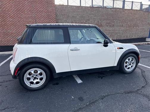 2004 MINI Cooper Base (M5)
