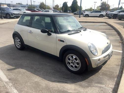 2004 MINI Cooper Base (M5)