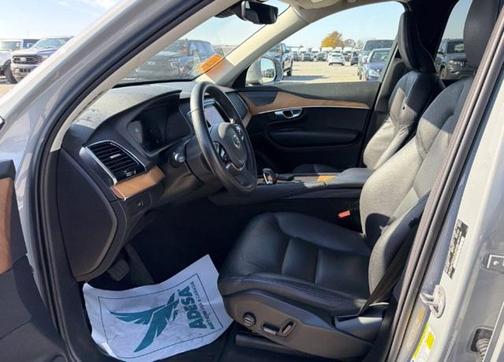 2024 Volvo XC90 B6 Plus Bright Theme 7-Seater