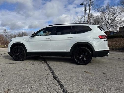 2025 Volkswagen Atlas 2.0T SE