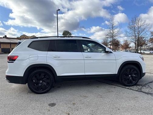 2025 Volkswagen Atlas 2.0T SE