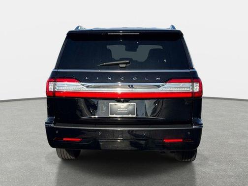 Infinite Black Metallic 2019 Lincoln Navigator L Reserve