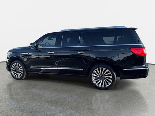 Infinite Black Metallic 2019 Lincoln Navigator L Reserve