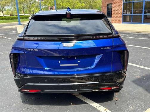 2025 Cadillac LYRIQ Sport