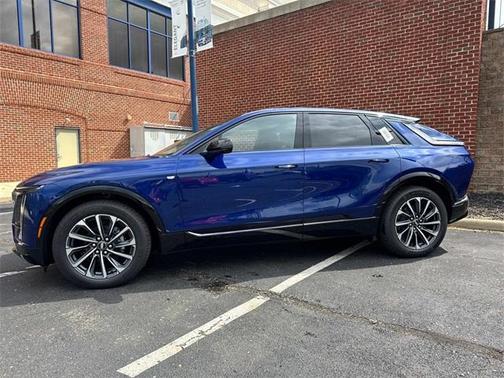2025 Cadillac LYRIQ Sport