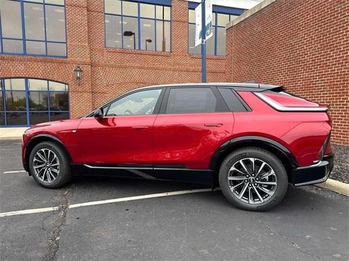 2025 Cadillac LYRIQ Sport