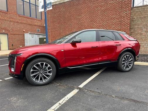 2025 Cadillac LYRIQ Sport