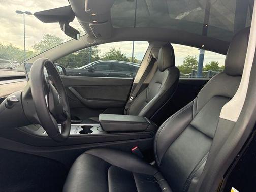 Black 2022 Tesla Model Y Performance