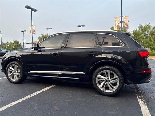2023 Audi Q7 45 Premium