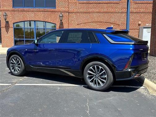 2025 Cadillac LYRIQ Sport