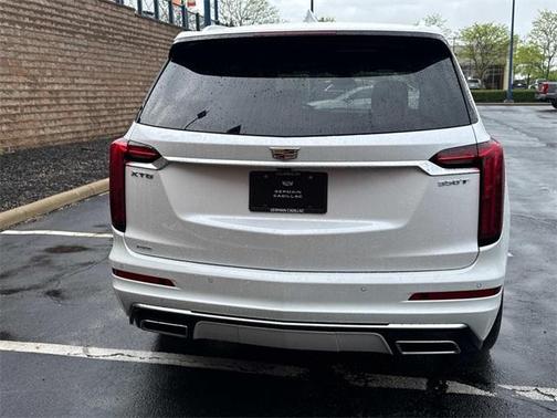 2025 Cadillac XT6 Luxury AWD