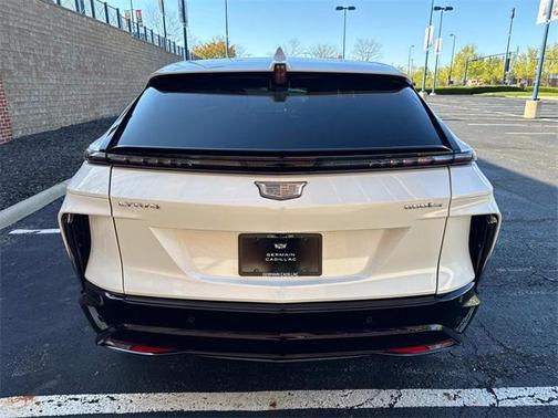 2025 Cadillac LYRIQ Sport