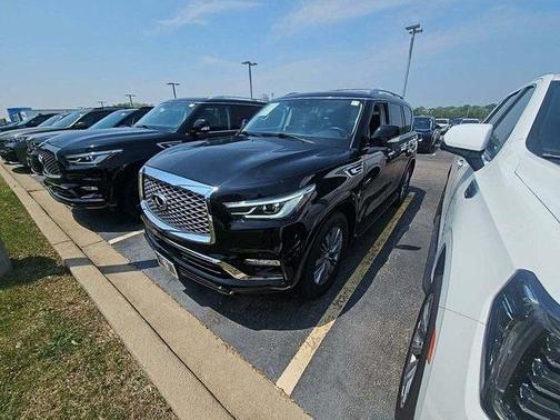 2022 INFINITI QX80 Luxe