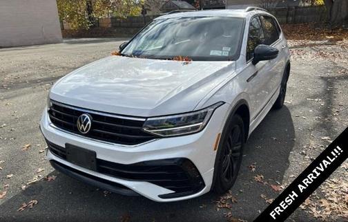 2022 Volkswagen Tiguan 2.0T SE R-Line Black