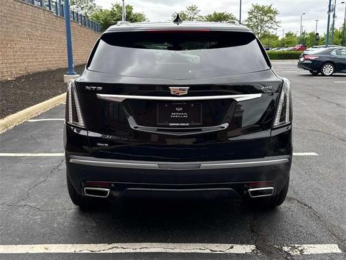 2025 Cadillac XT5 Sport
