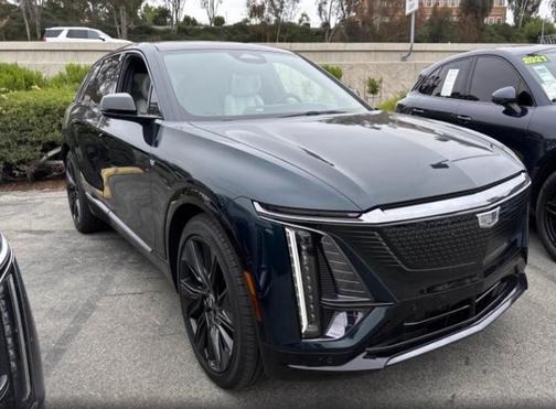 Emerald 2024 Cadillac LYRIQ Sport