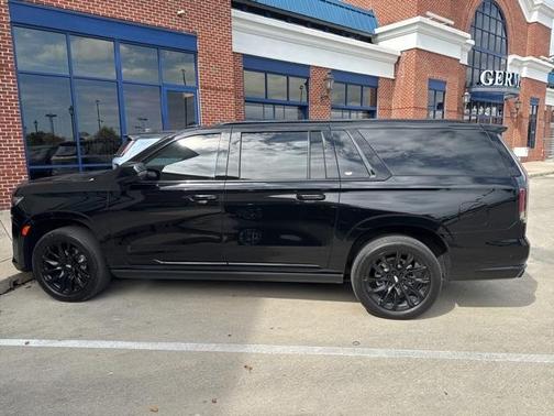 2023 Cadillac Escalade ESV Sport