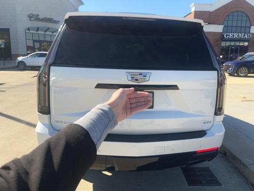 2025 Cadillac Escalade ESV Sport
